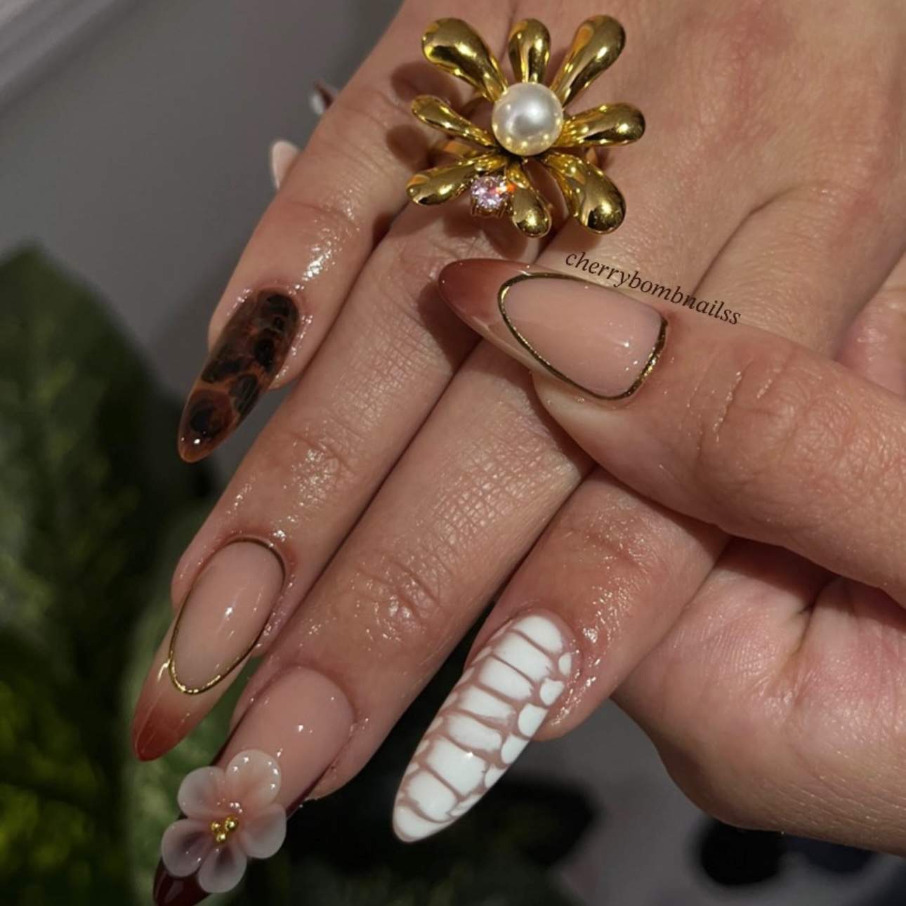 Sunlit Flower Ring
