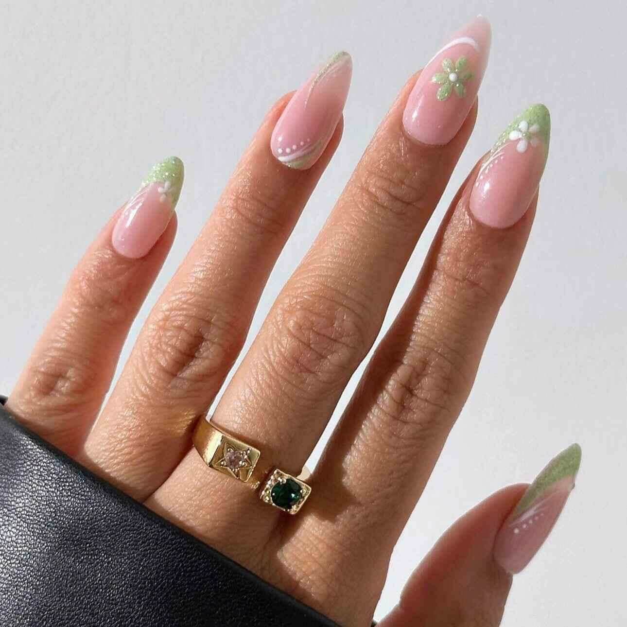 Cosmo Ring The Chic Women.