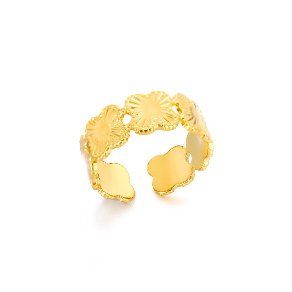 Clover Band Ring