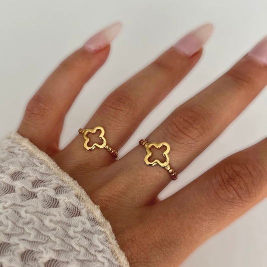 Clover Ring