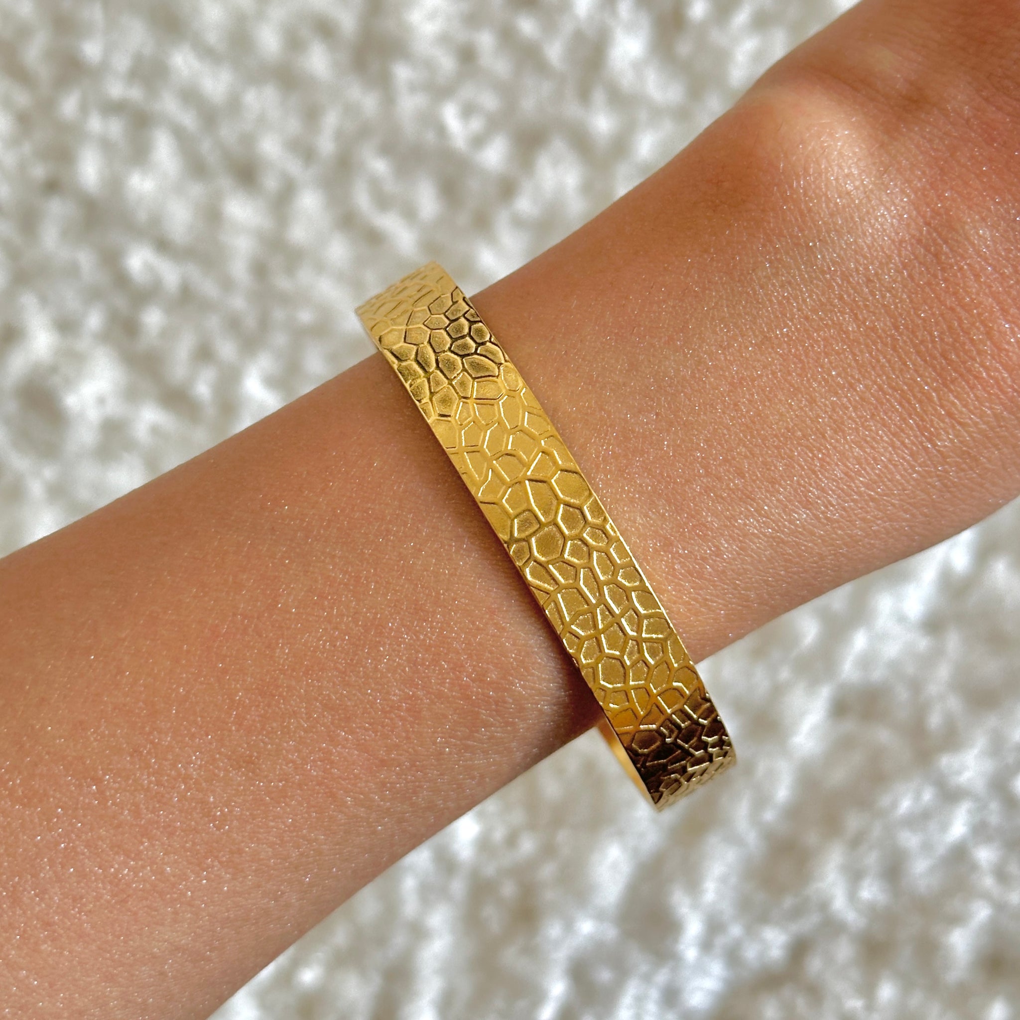 Textured bangle bracelet