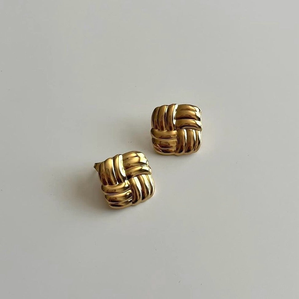 Ribbed Square Earrings